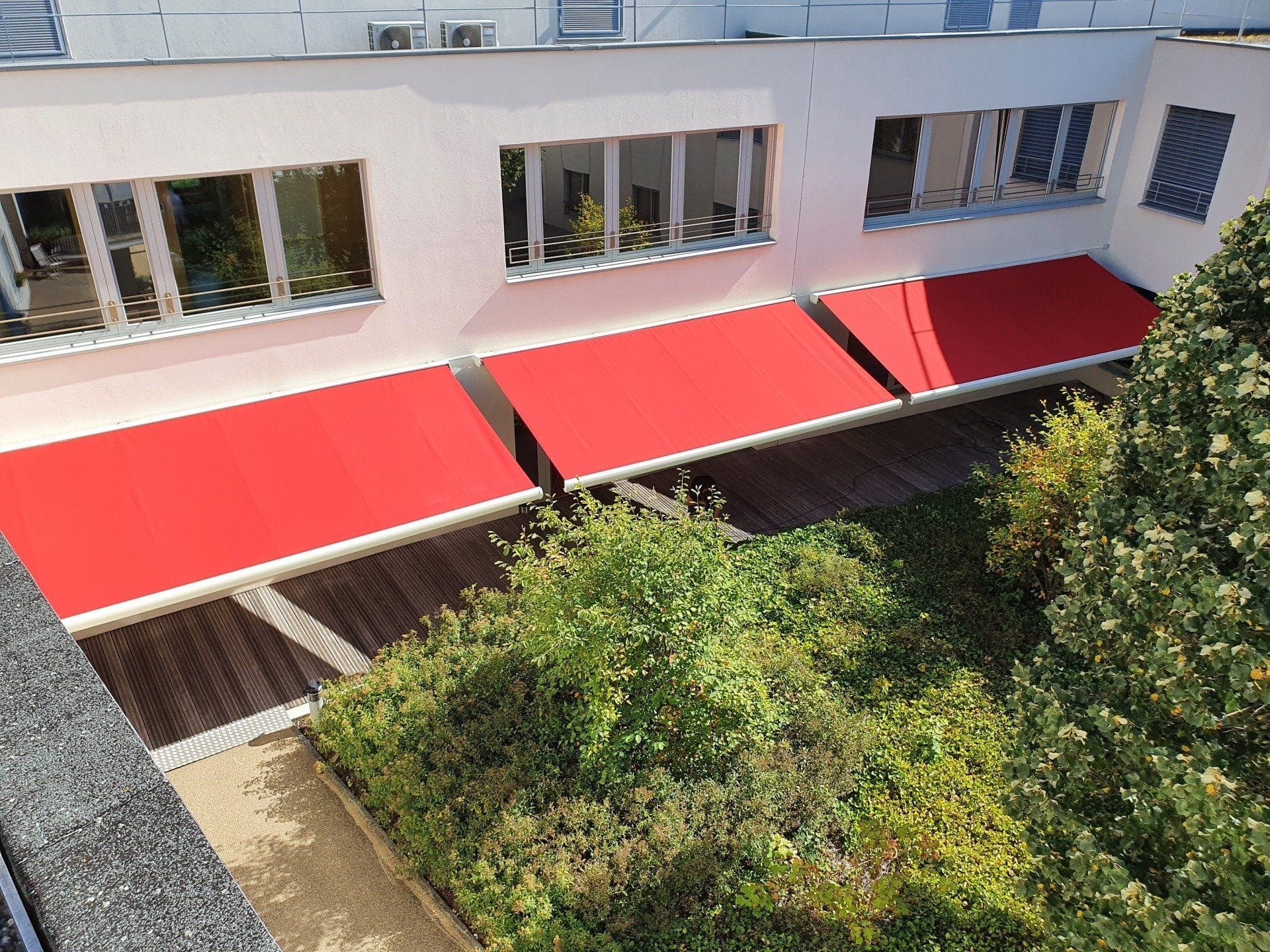 L'équipe et les véhicules de Techni Fermetures à Mulhouse